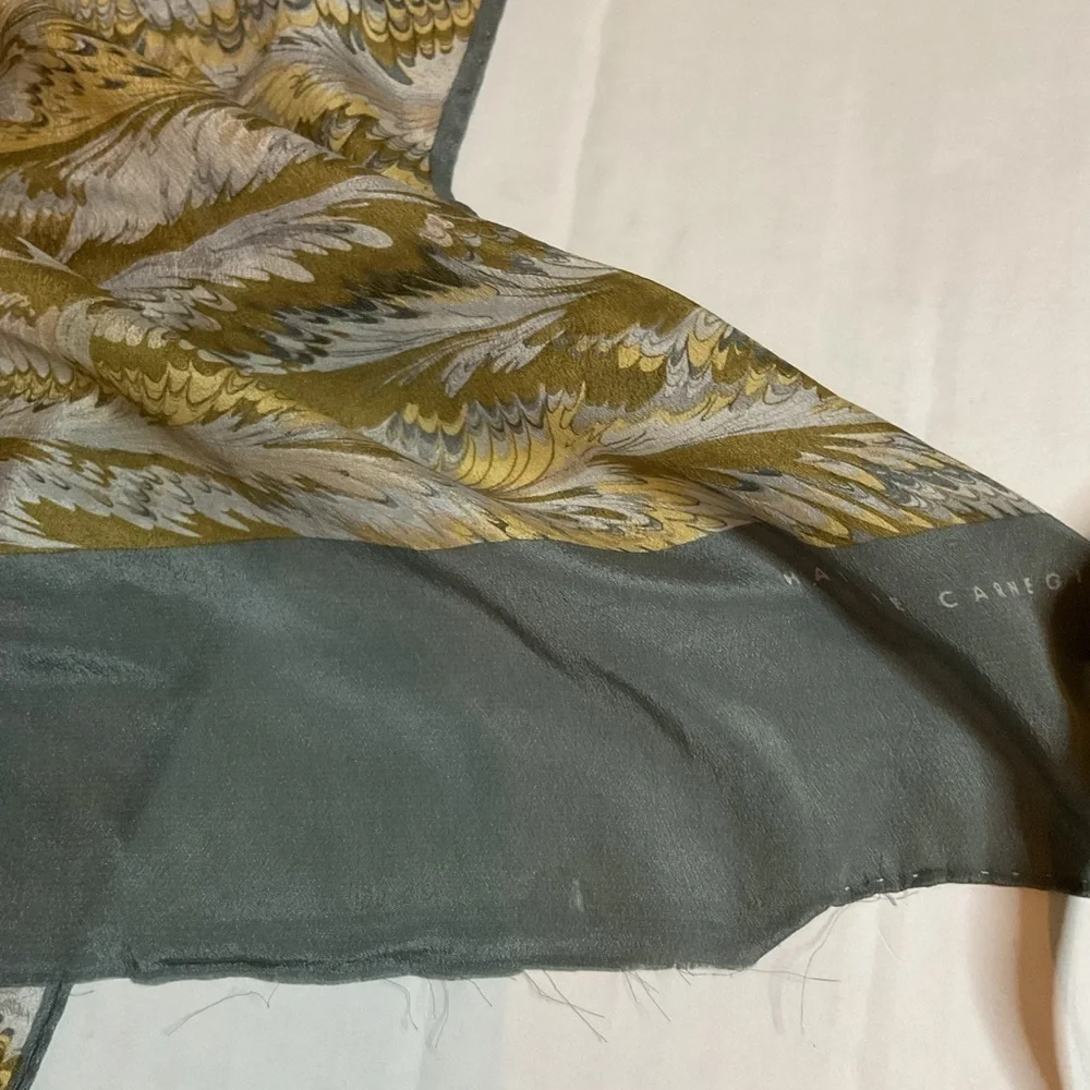 Hattie Carnegie soft Earthy tones patterned scarf